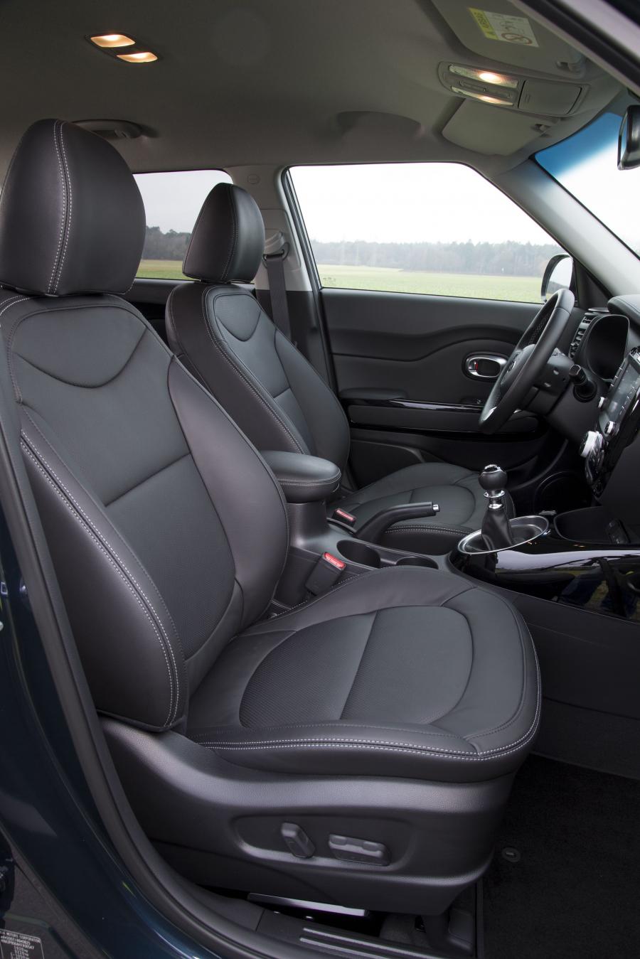 Интерьер Kia Soul (PS) 2016 года  (WW) (фото 17 из 34)